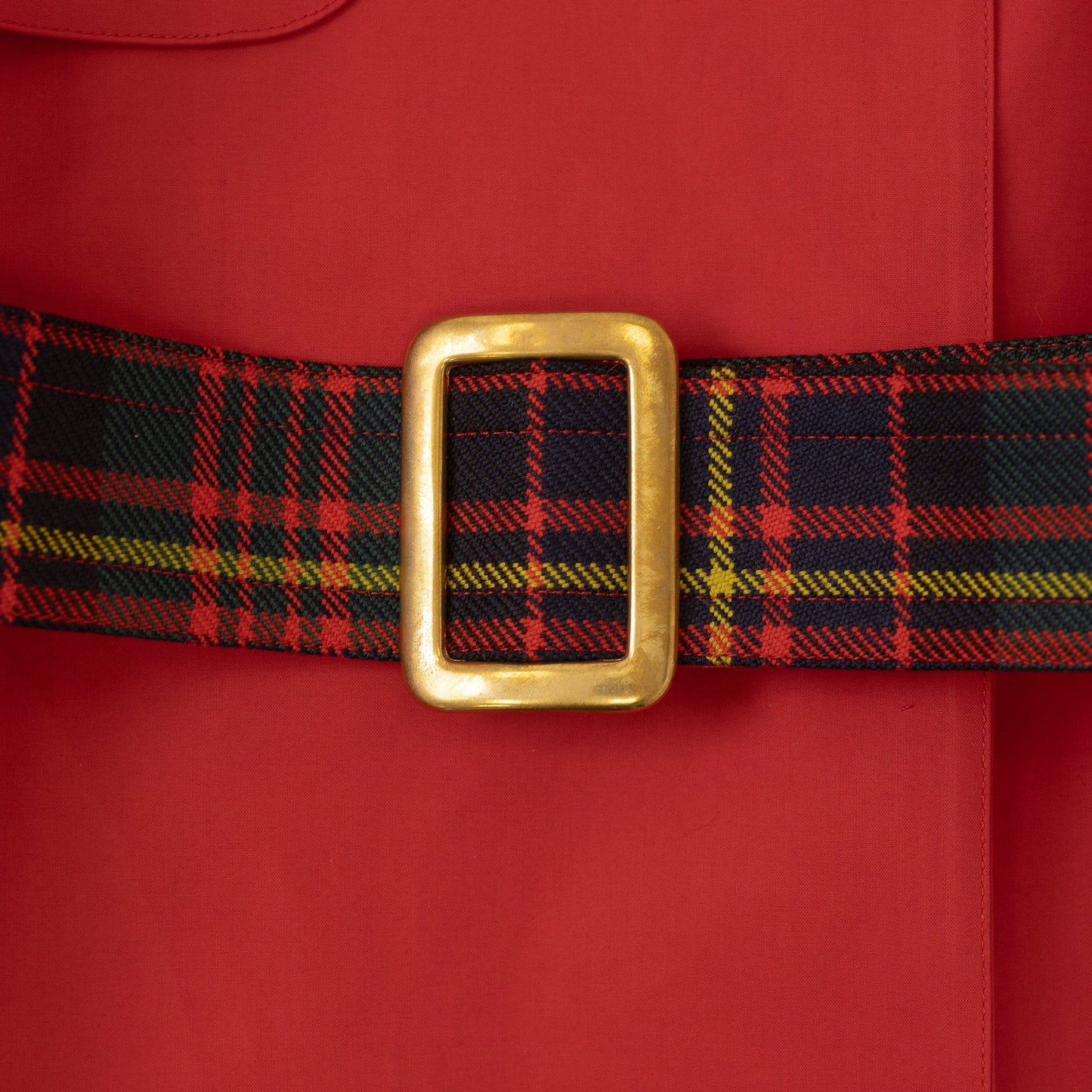The blair trench - pillar box red / modern gordon tartan