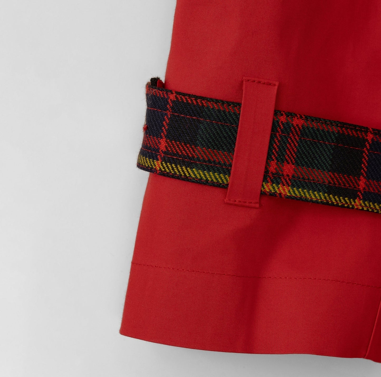 The blair trench - pillar box red / modern gordon tartan