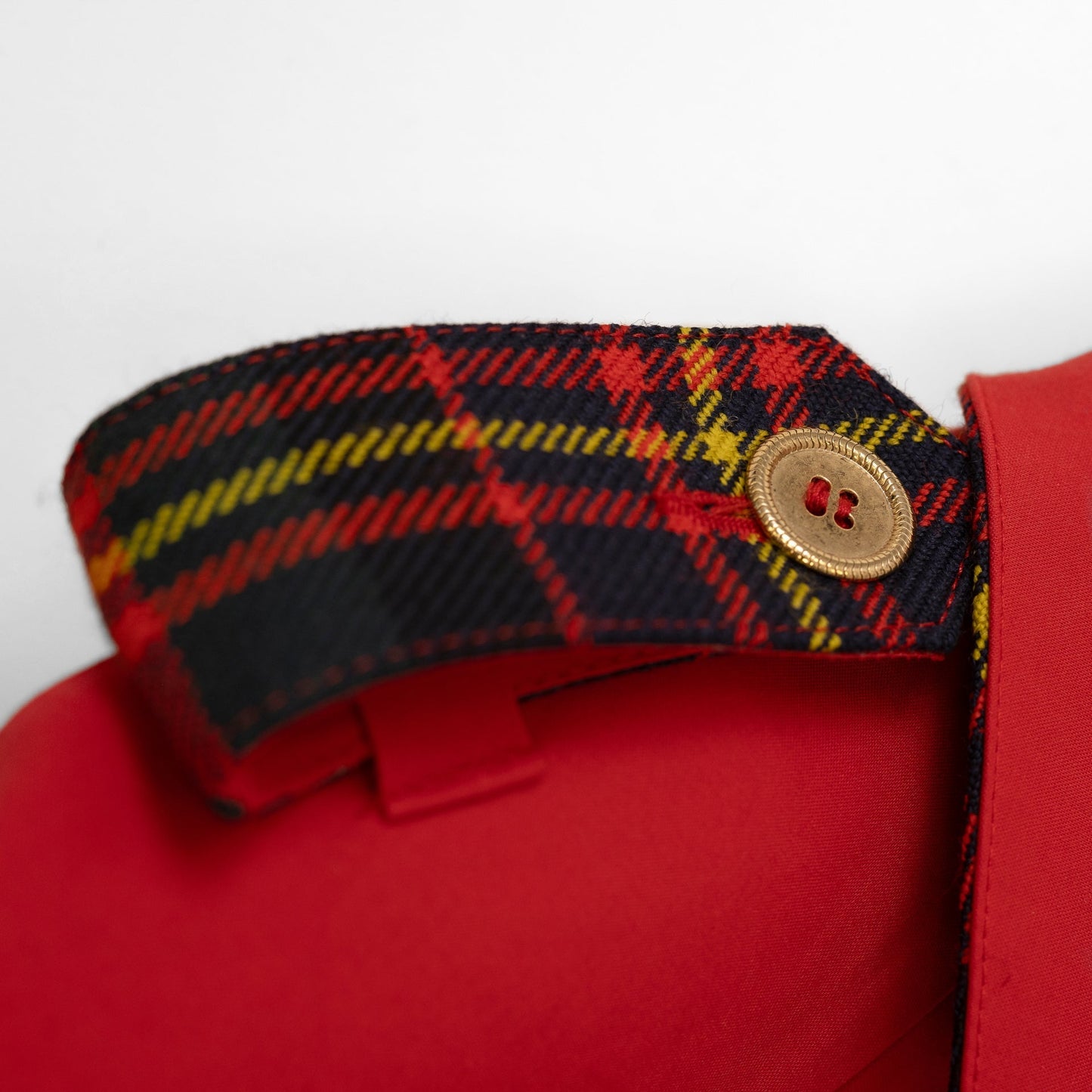 The blair trench - pillar box red / modern gordon tartan